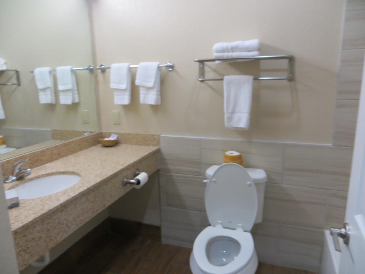 Scottish Inn & Suites Baytown Exterior foto